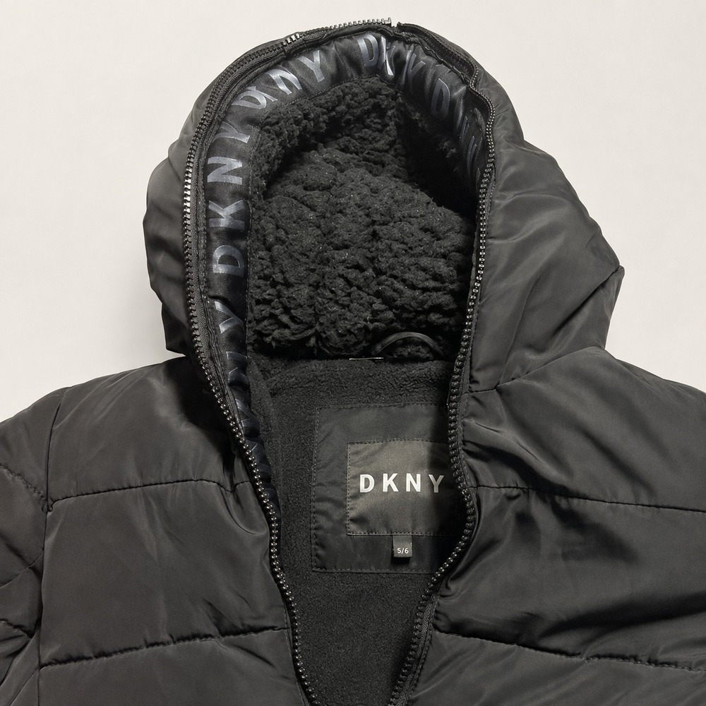 DKNY Boys Black Puffer Jacket Size 5/6 Fleece Lined Hooded Winter Coat - Picture 4 of 8